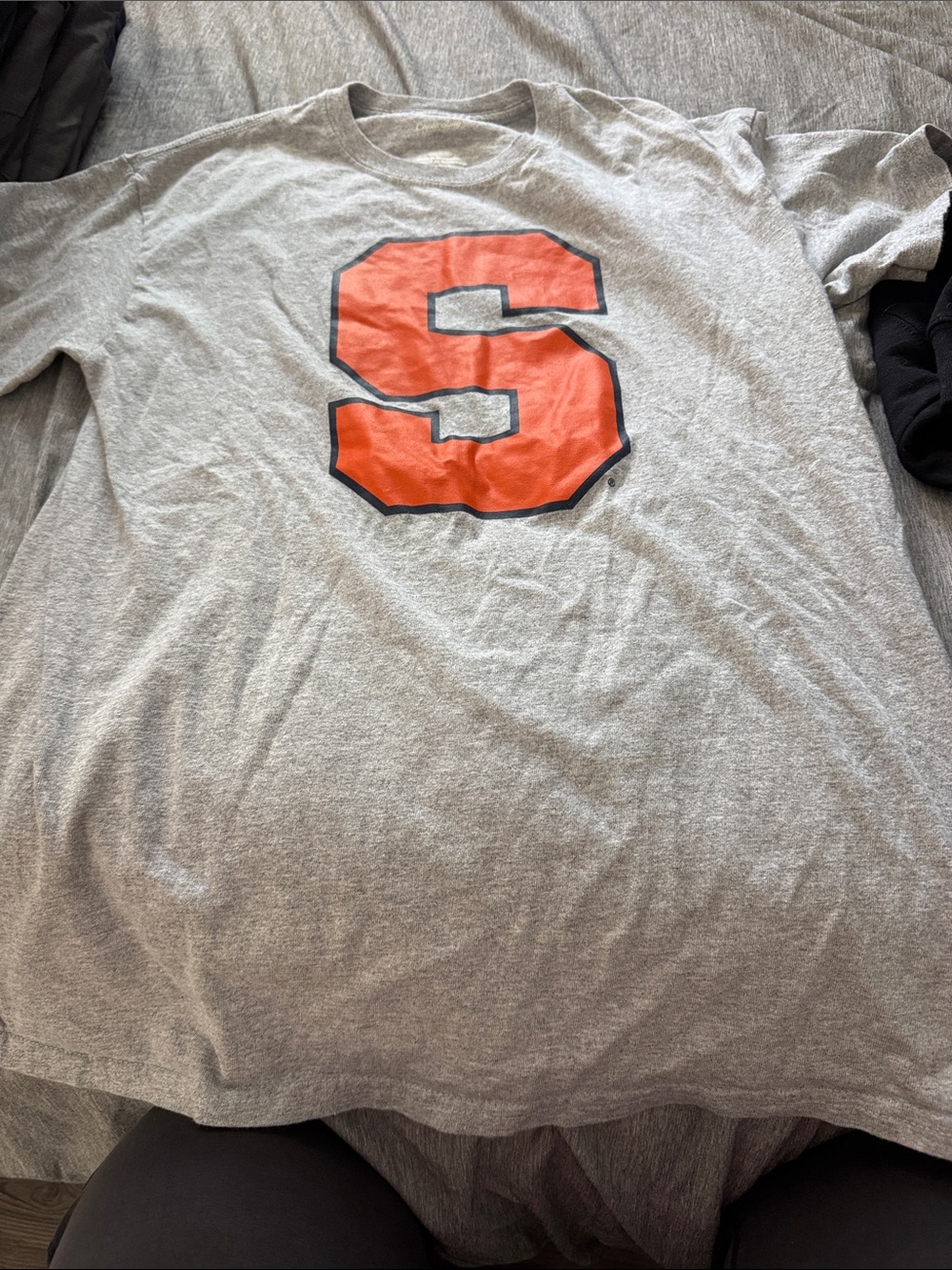 Gray Short-Sleeve Tee with Orange 'S' Graphic